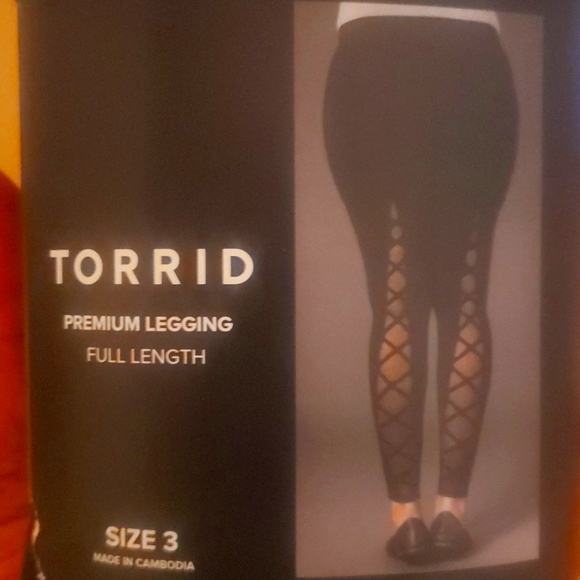 torrid Pants - Torrud black waffle print leggings size "3"
